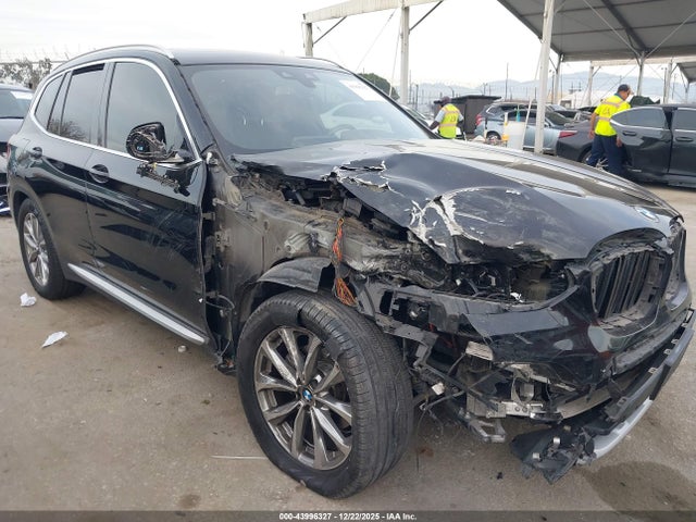 2019 BMW X3 5UXTR7C59KLE96454