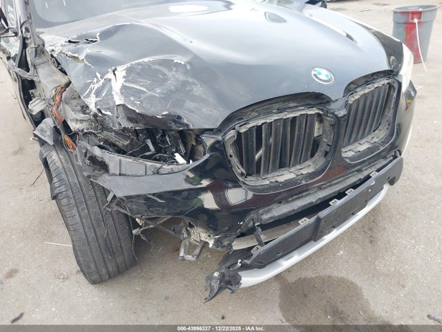 2019 BMW X3 5UXTR7C59KLE96454 Photo 5