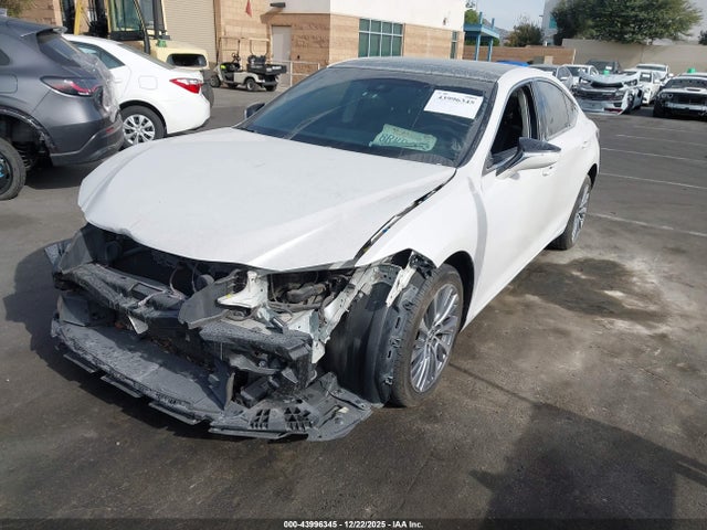 43996345 :رقم المزاد ، 58ADZ1B11LU059028 vin ، 2020 Lexus Es 350 مزاد بيع