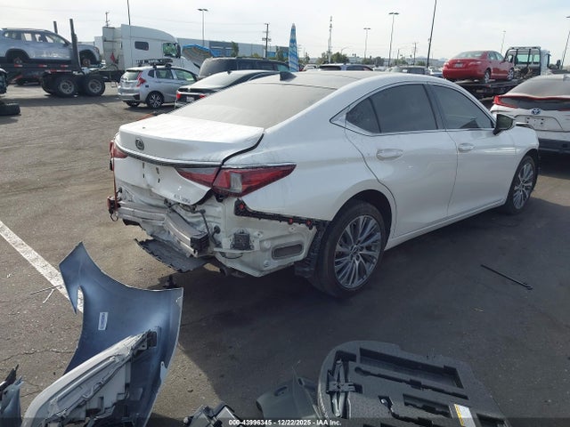 43996345 :رقم المزاد ، 58ADZ1B11LU059028 vin ، 2020 Lexus Es 350 مزاد بيع