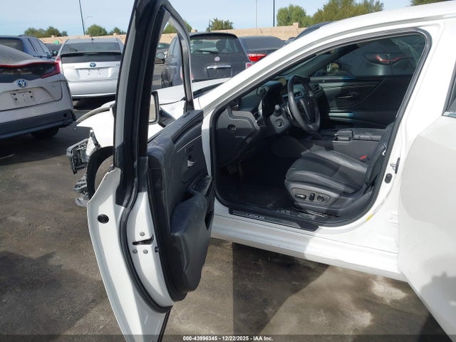 43996345 :رقم المزاد ، 58ADZ1B11LU059028 vin ، 2020 Lexus Es 350 مزاد بيع
