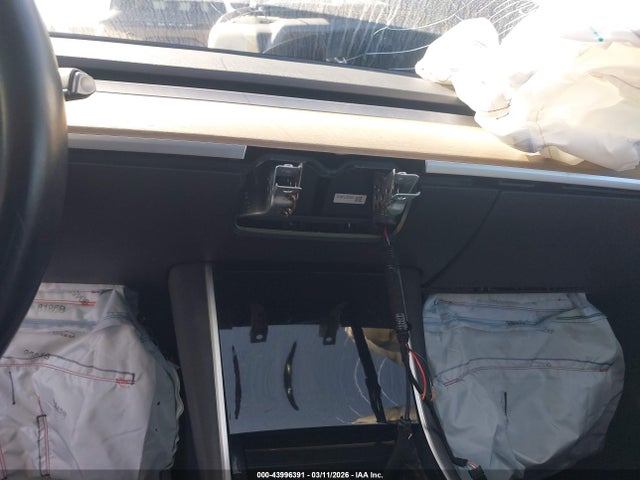 43996391 :رقم المزاد ، 5YJ3E1EA2KF299534 vin ، 2019 Tesla Model 3 Long Range/mid Range/standard Range/standard Range Plus مزاد بيع