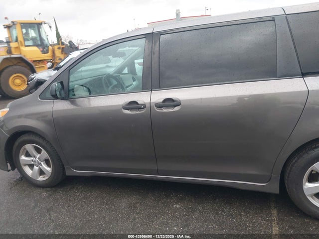 Toyota Sienna L 2020 5TDZZ3DC2LS053402 Image 13