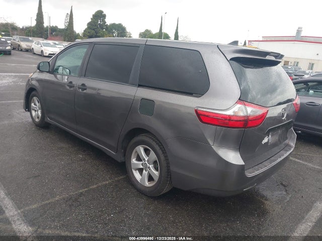 Toyota Sienna L 2020 5TDZZ3DC2LS053402 Image 3