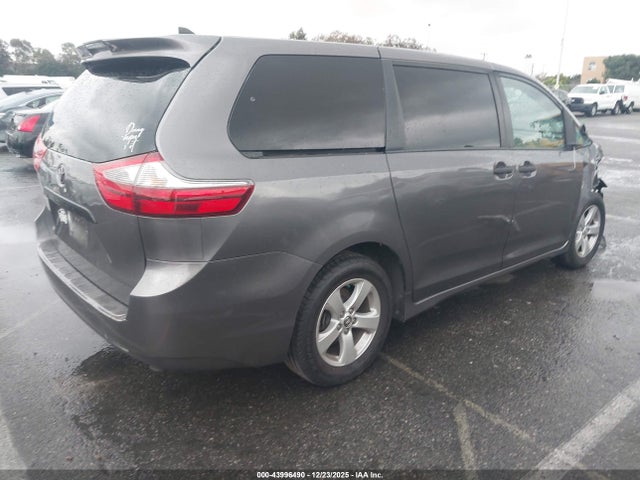 Toyota Sienna L 2020 5TDZZ3DC2LS053402 Image 4