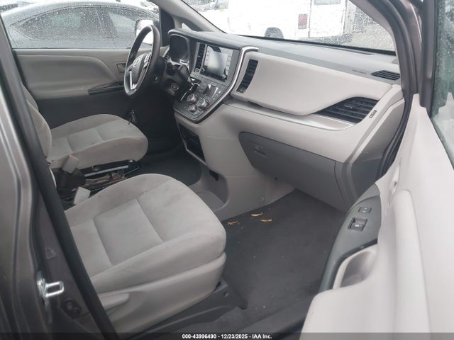 Toyota Sienna L 2020 5TDZZ3DC2LS053402 Image 5