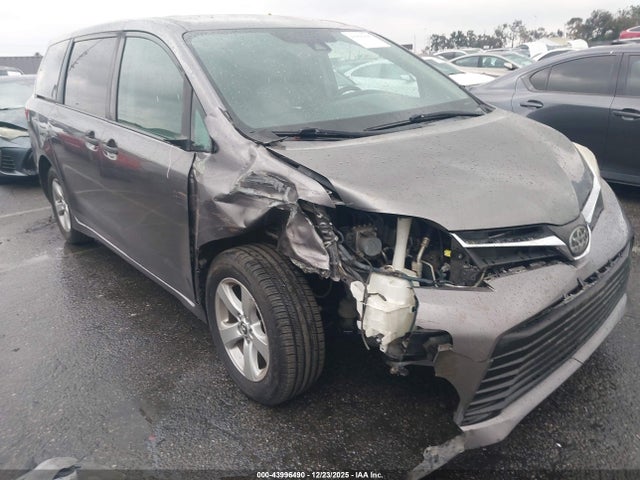 Toyota Sienna L 2020 5TDZZ3DC2LS053402 Image 6