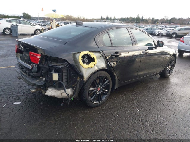 2019 JAGUAR XE SAJAK4FX1KCP50598 Photo 3
