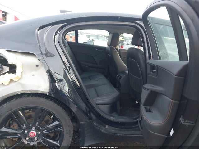 2019 JAGUAR XE SAJAK4FX1KCP50598 Photo 7