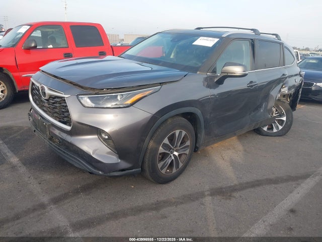 5TDKDRAH7PS040993 Toyota Highlander Xle