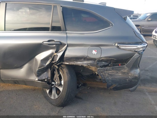 5TDKDRAH7PS040993 Toyota Highlander Xle