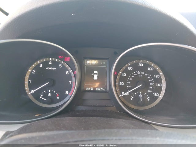 Продажа на аукционе авто 2017 Hyundai Santa Fe Sport 2.4l, vin: 5XYZTDLB6HG395438, номер лота: 43996597