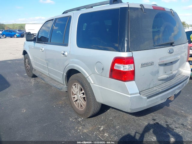 2011 FORD EXPEDITION 1FMJU1H56BEF53767 Photo 2