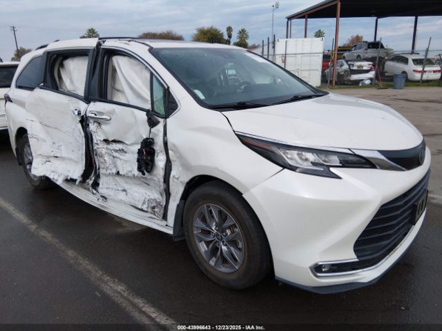 2021 TOYOTA SIENNA 5TDJRKECXMS044325