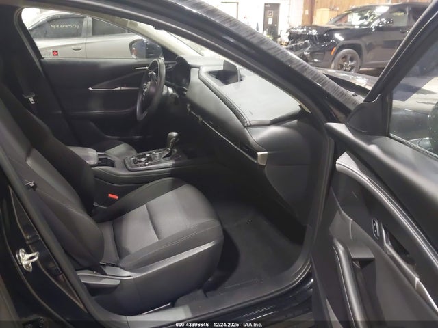 43996646 :رقم المزاد ، 3MVDMAAL4MM230467 vin ، 2021 Mazda Cx-30 2.5 S مزاد بيع