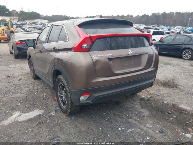2020 MITSUBISHI ECLIPSE CROSS JA4AT3AA0LZ015208 Photo 2