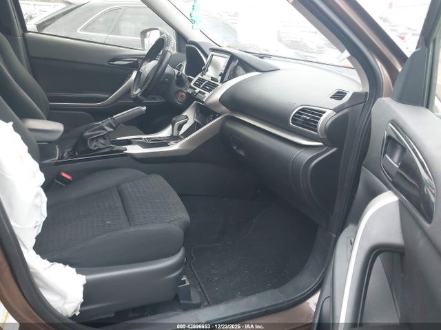 2020 MITSUBISHI ECLIPSE CROSS JA4AT3AA0LZ015208 Photo 4