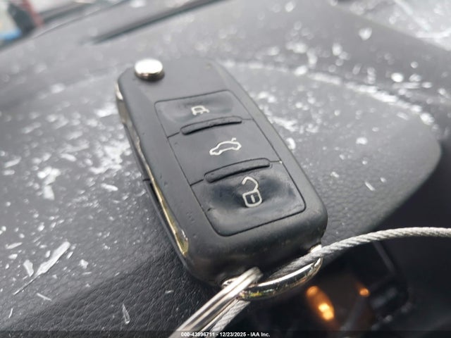 WVGAV7AX5GW043729 Volkswagen Tiguan R-line