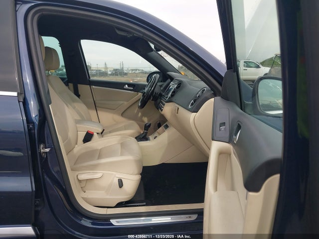 WVGAV7AX5GW043729 Volkswagen Tiguan R-line