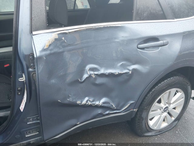 43996731 :رقم المزاد ، 4S4BSACC9J3283217 vin ، 2018 Subaru Outback 2.5i Premium مزاد بيع