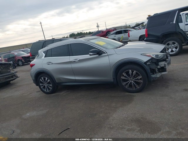 2017 Infiniti Qx30 Premium მანქანა იყიდება აუქციონზე, vin: SJKCH5CRXHA023656, აუქციონის ნომერი: 43996743