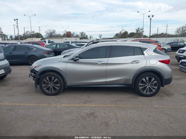 2017 Infiniti Qx30 Premium მანქანა იყიდება აუქციონზე, vin: SJKCH5CRXHA023656, აუქციონის ნომერი: 43996743