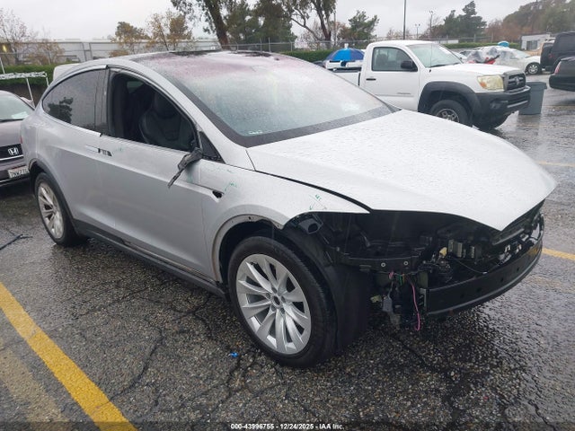2017 TESLA MODEL X 5YJXCBE24HF046097 Photo 0