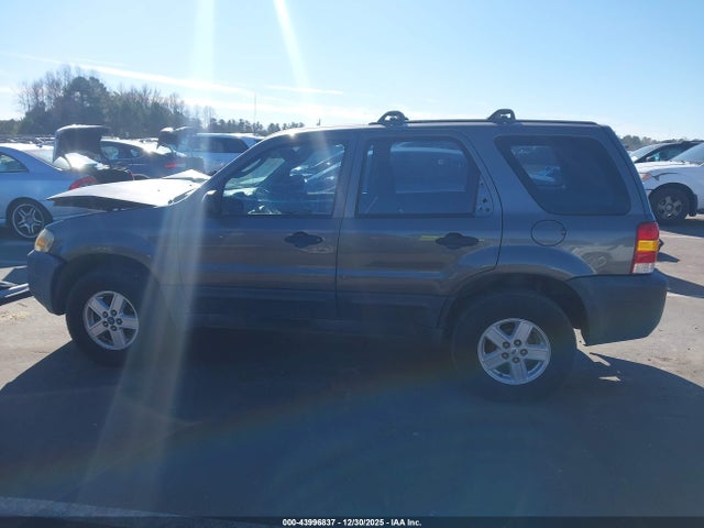 Auction sale of the 2005 Ford Escape Xls, vin: 1FMYU92Z85KA84745, lot number: 43996837