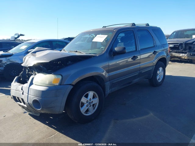 Auction sale of the 2005 Ford Escape Xls, vin: 1FMYU92Z85KA84745, lot number: 43996837