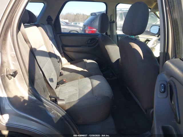 Auction sale of the 2005 Ford Escape Xls, vin: 1FMYU92Z85KA84745, lot number: 43996837