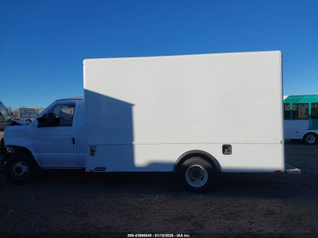 Ford E-350 Cutaway 2016 1FDWE3FS6GDC55661 Image 14