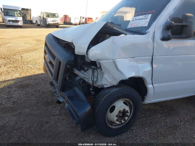 Ford E-350 Cutaway 2016 1FDWE3FS6GDC55661 Image 11