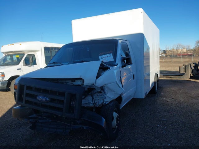Ford E-350 Cutaway 2016 1FDWE3FS6GDC55661 Image 2