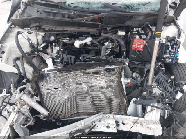 3MYDLBJV8LY704747 Toyota YARIS LE