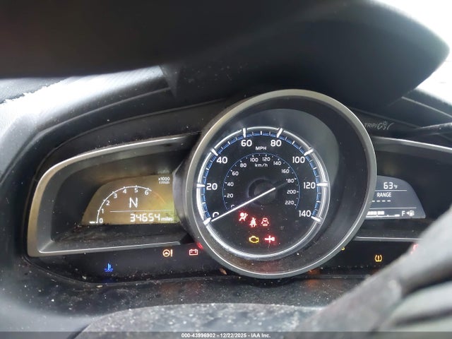 3MYDLBJV8LY704747 Toyota YARIS LE