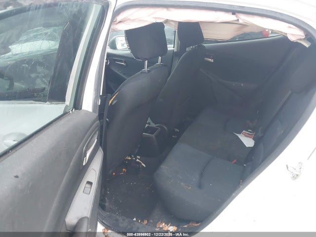 3MYDLBJV8LY704747 Toyota YARIS LE