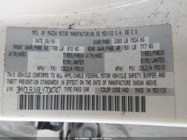 3MYDLBJV8LY704747 Toyota YARIS LE