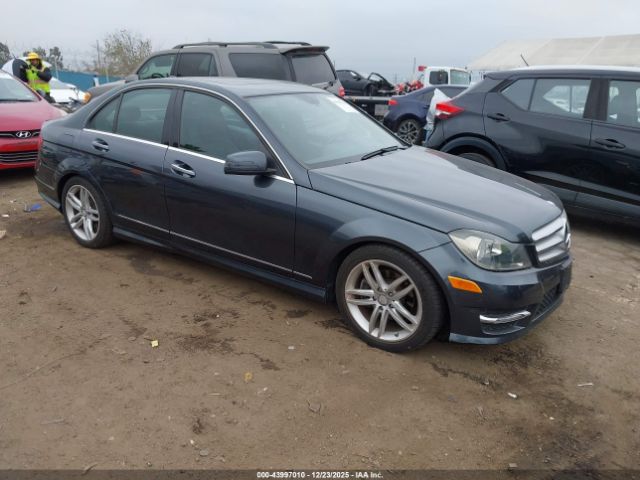 2013 MERCEDES-BENZ C 250 WDDGF4HBXDA770707