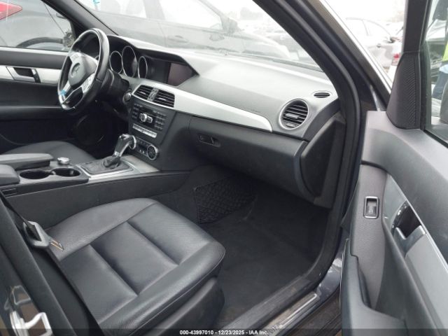 2013 MERCEDES-BENZ C 250 WDDGF4HBXDA770707 Photo 4