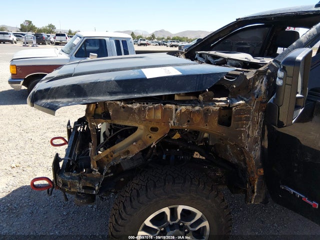 1GT49PEYXPF102668 GMC Sierra 2500hd At4