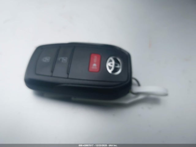 JTDACAAU3R3022623 Toyota Prius Le
