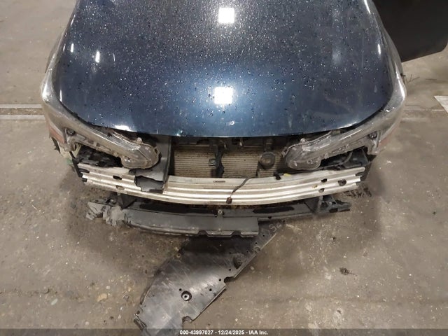 JTNK4RBE8K3019533 Toyota COROLLA SE