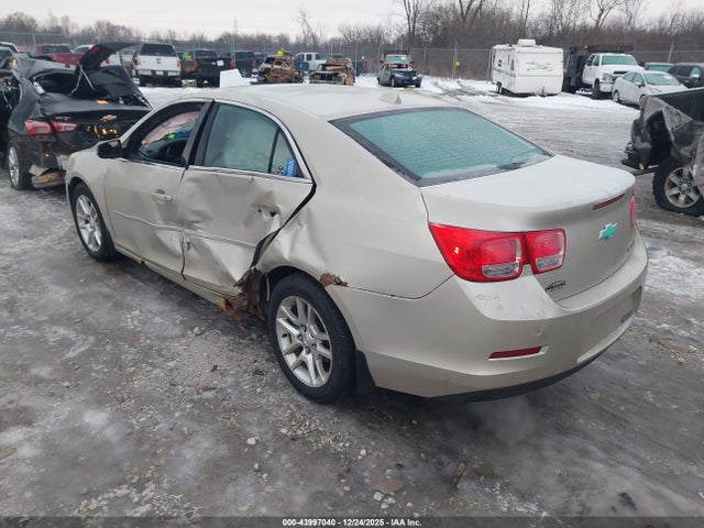 2014 CHEVROLET MALIBU 1G11C5SL8EF148944 Photo 2