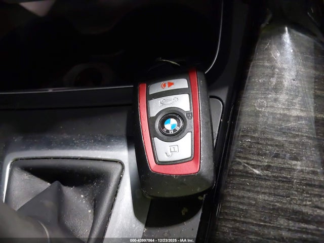 43997064 :رقم المزاد ، WBA8D9G39HNU65187 vin ، 2017 Bmw 330i Xdrive مزاد بيع