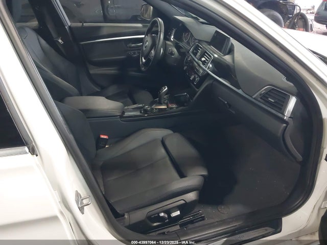 43997064 :رقم المزاد ، WBA8D9G39HNU65187 vin ، 2017 Bmw 330i Xdrive مزاد بيع