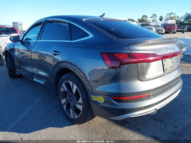 2022 AUDI E-TRON SPORTBACK WA11AAGE5NB020257 Photo 2