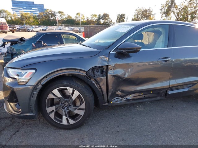 2022 AUDI E-TRON SPORTBACK WA11AAGE5NB020257 Photo 5