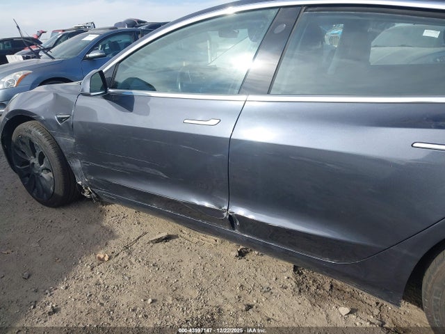 Tesla Model 3 Long Range/mid Range 2018 5YJ3E1EA4JF006893 Image 19