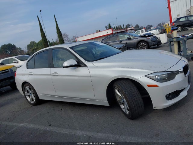 Aukcja sprzedaży 2015 Bmw 328i, vin: WBA3A5G5XFNS90927, numer aukcji: 43997151