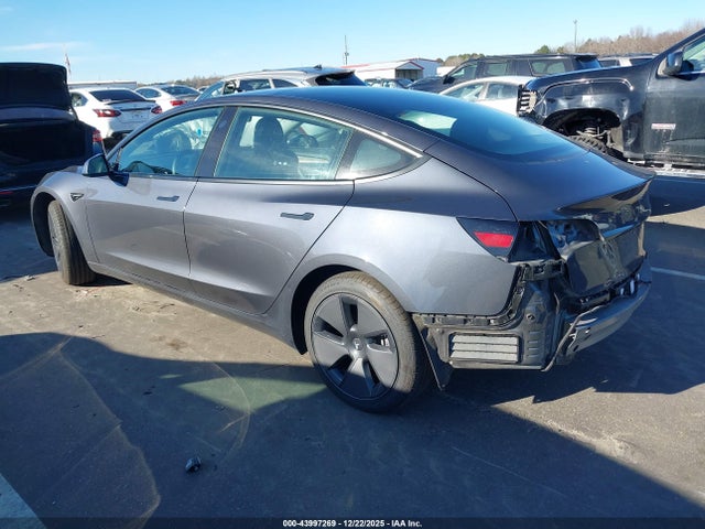 2023 TESLA MODEL 3 5YJ3E1EA3PF422698 Photo 2